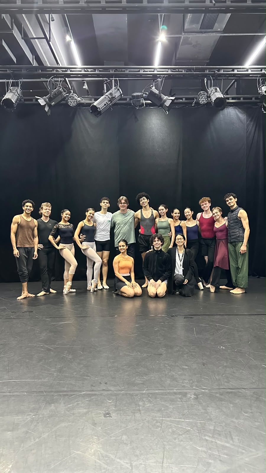 Lars van Cauwenbergh ministra curso de Pas de Deux para a Companhia Jovem da São Paulo Companhia de Dança